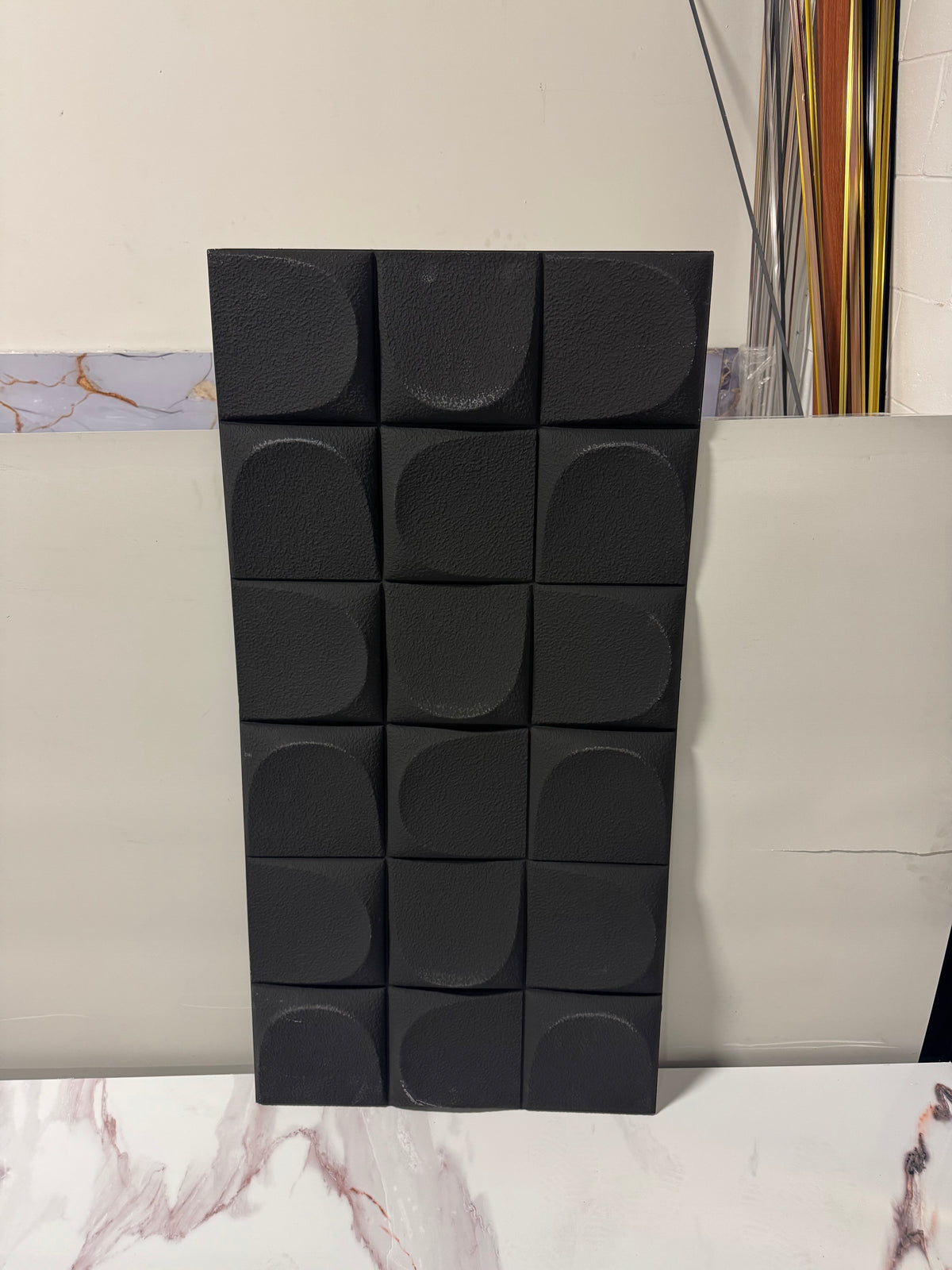 PU Faux Stone, Cascade Noir, 2×4 pieds 35mm (4 Panneaux/boite)