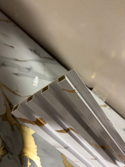 Panneaux cannelés en WPC, Blanc veine dorée, 0,5 x 9,5 pied x 24 mm (10 panneaux/boite)