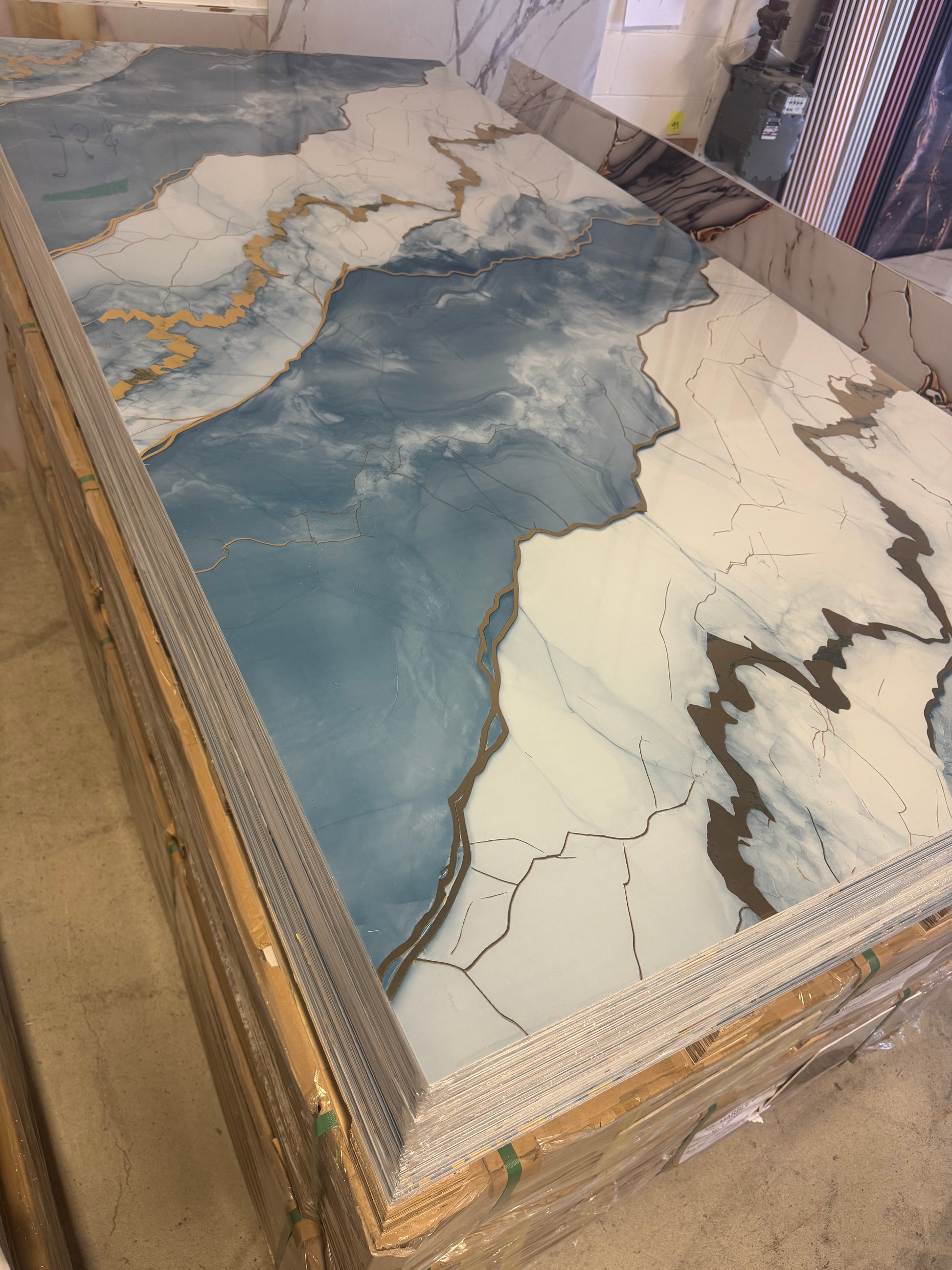 Panneau Mural UV en PVC effet marbre, Ciel nuagé dorée, 4x8 pied 3mm | Panore - Panore