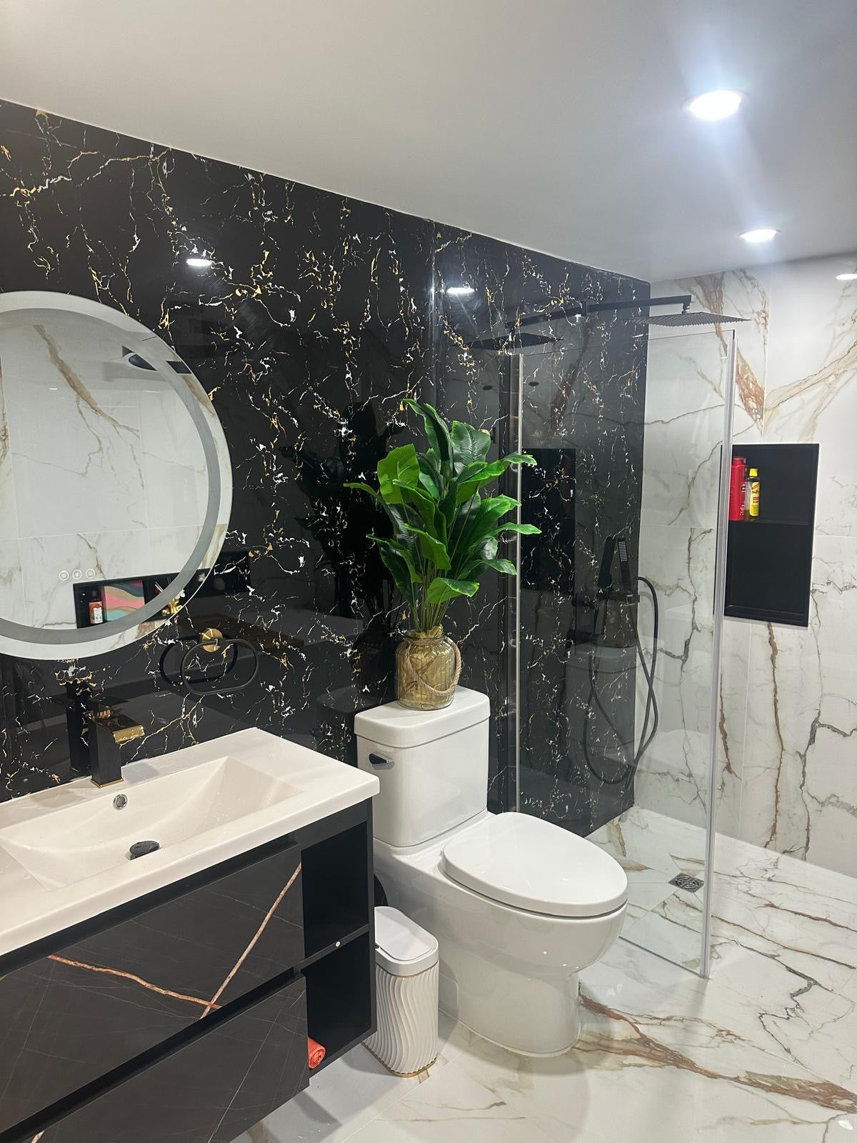 Panneau Mural UV en PVC effet marbre, Noir brillant d'or blanc, 4x8 pied 3mm - Panore