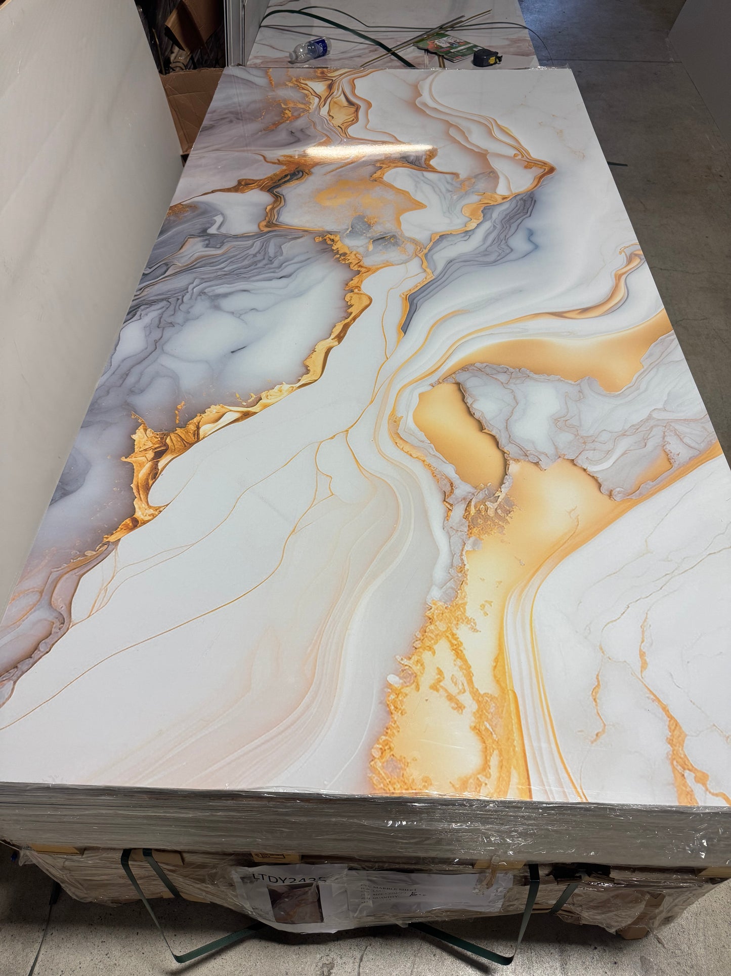 Panneau Mural UV en PVC effet marbre, Or aquatique , 4x8 pied 3mm - Panore