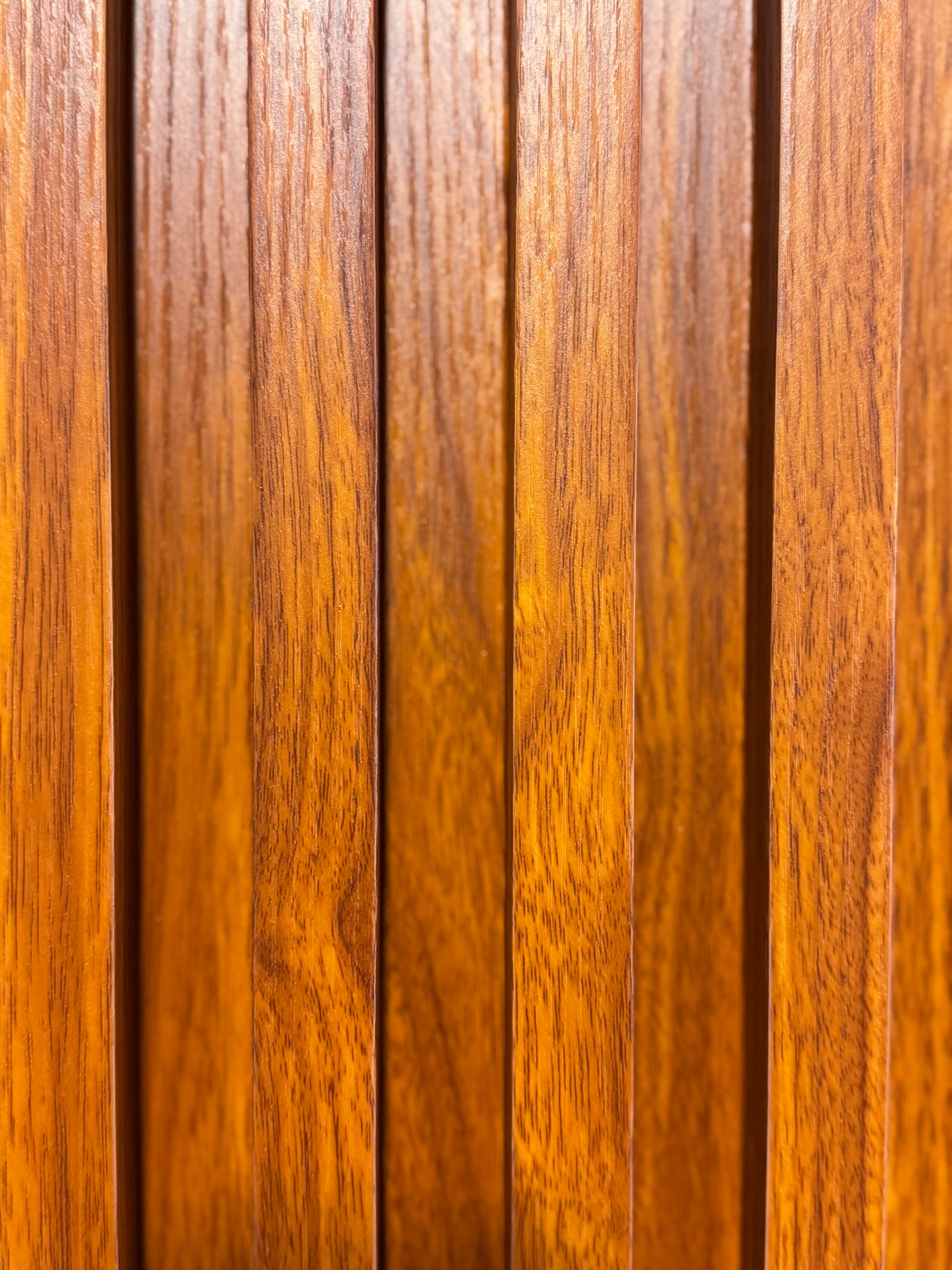 Panneaux cannelés en WPC, Marron, 0,5 x 9,5 pied x 24 mm (10 panneaux/boite) - Panore