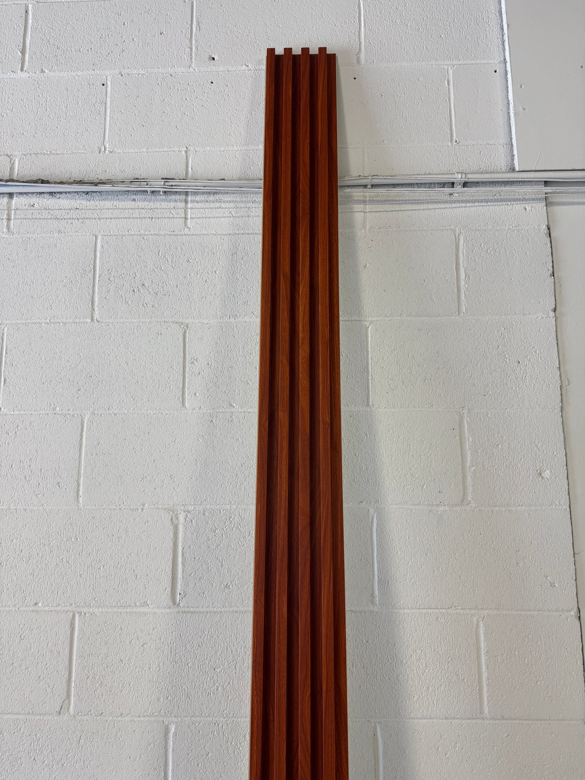 Panneaux cannelés en WPC, Marron, 0,5 x 9,5 pied x 24 mm (10 panneaux/boite) - Panore