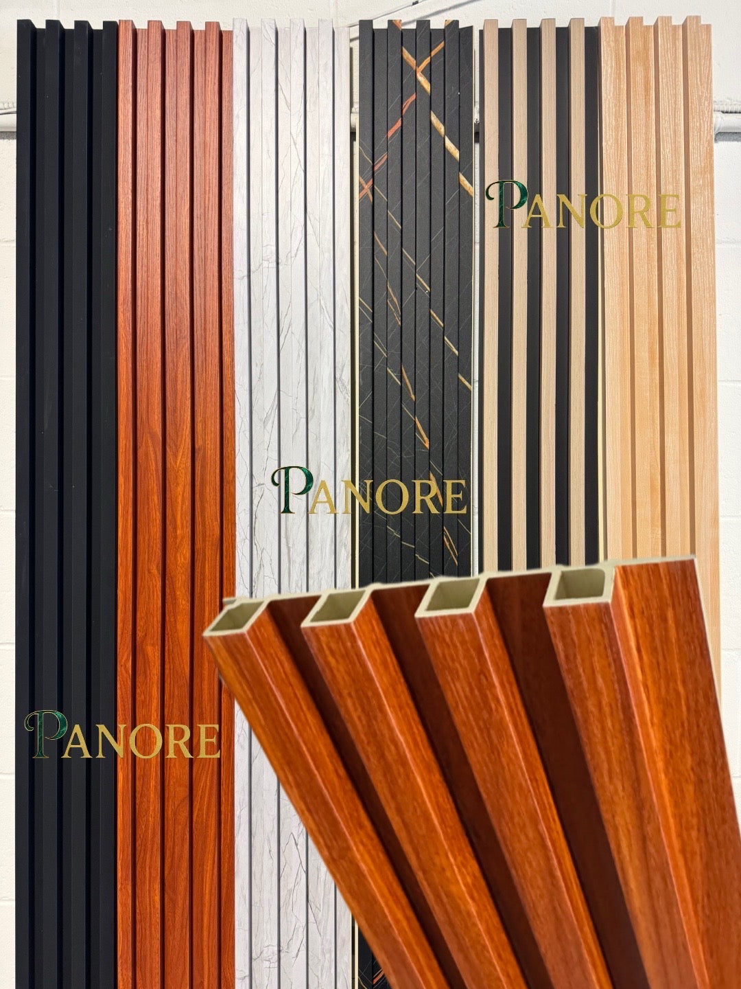 Panneaux cannelés en WPC, Marron, 0,5 x 9,5 pied x 24 mm (10 panneaux/boite) - Panore