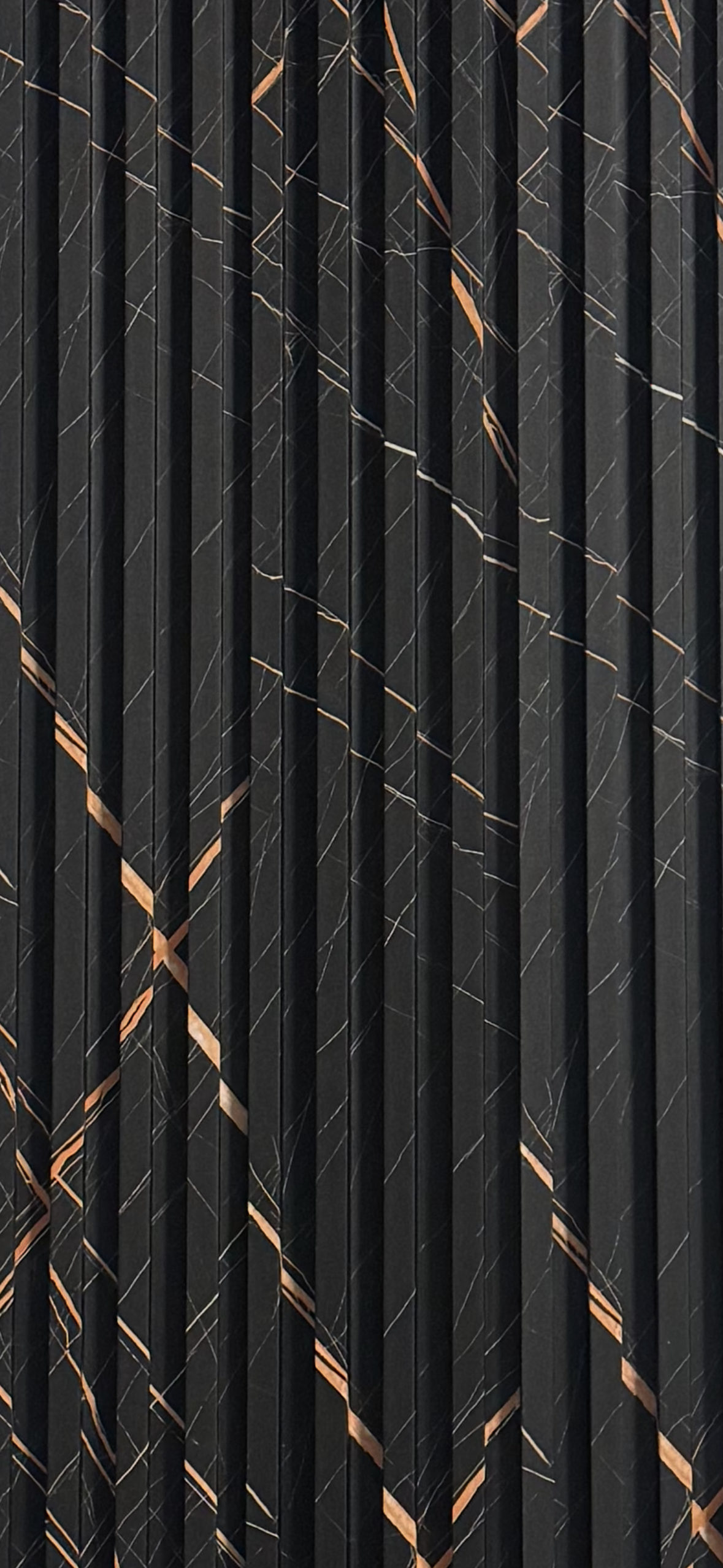 Panneaux cannelés en WPC, Noir veine dorée, 0,5 x 9,5 pied x 24 mm (10 panneaux/boite) - Panore